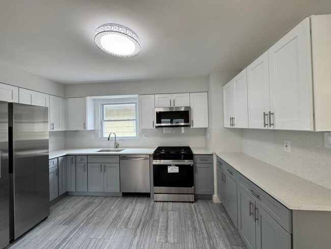 Foto del edificio - 253 Webster Ave