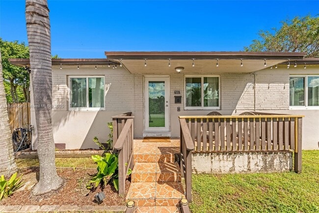 Foto del edificio - 7557 Farragut St