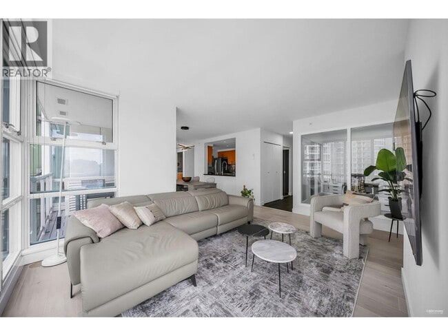 Building Photo - 1077 Marinaside Crescent