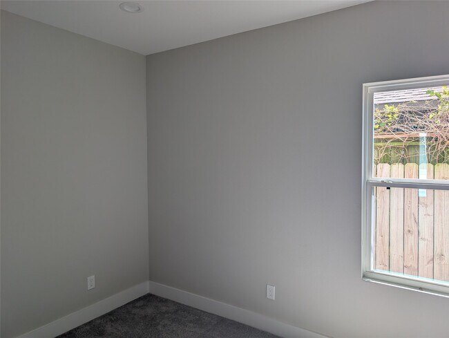 Building Photo - 8316 Curry Rd