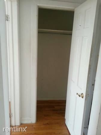 Foto del edificio - 1 br, 1 bath Apartment - 5101 Snyder Ave