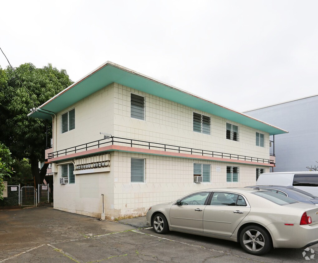 Primary Photo - 1720 Algaroba St