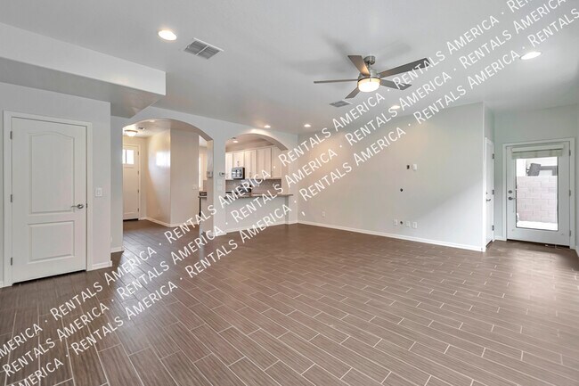 Foto del edificio - 4237 E Erie St