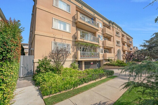 Building Photo - 937 12th St