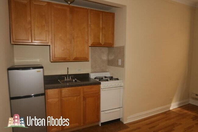 Foto del edificio - 4542 N Damen Ave