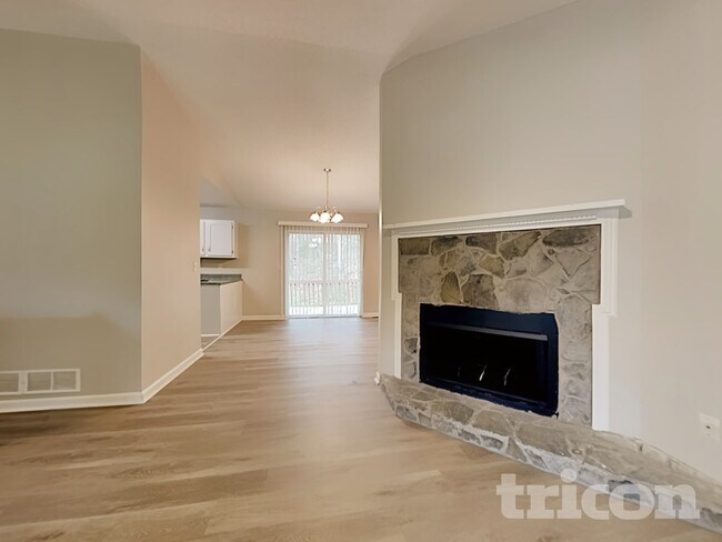 Foto del edificio - 2122 Cedar Creek Ln