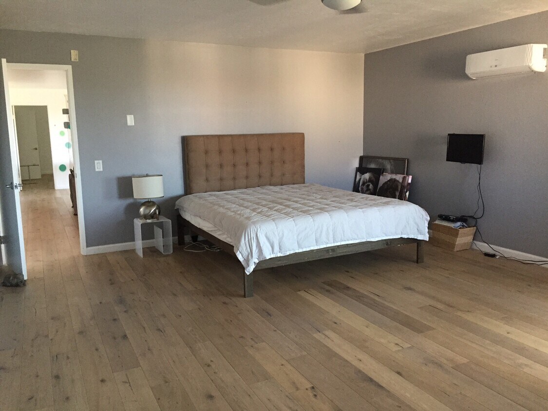 Foto principal - 2540 Clairemont Dr