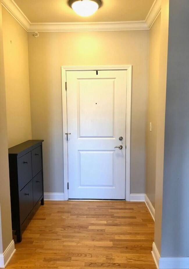 Foto del edificio - Top Floor Condo in Great Carmel Location!