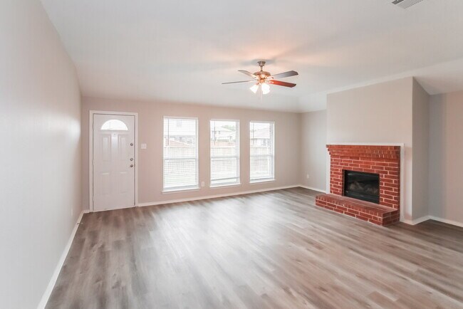 Foto del edificio - 605 Canyon Pl