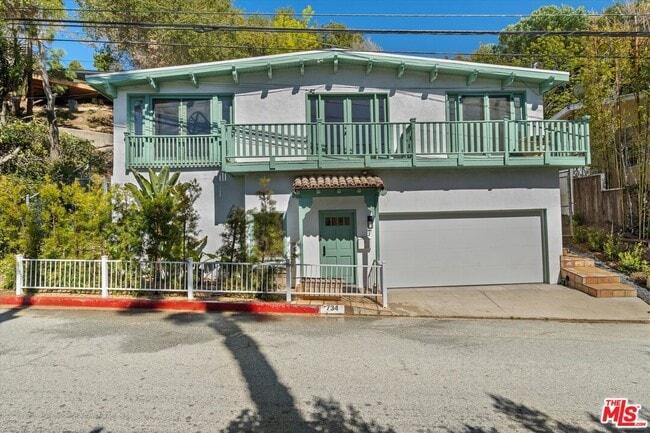 Building Photo - 734 N Bundy Dr