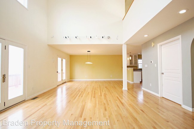 Building Photo - 3 br, 2.5 bath House - 15 Clark Court