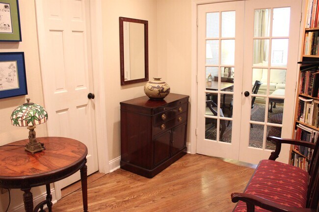 Foto del edificio - 1021 Grand St