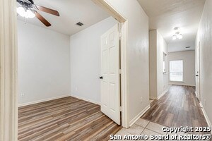 Foto del edificio - 3619 Mill Meadow Dr