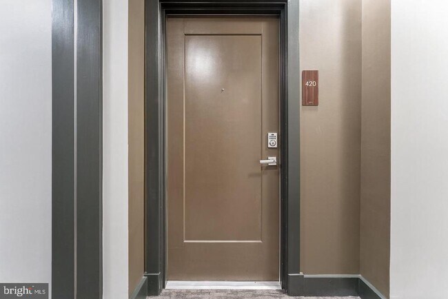 Foto del edificio - 1761 Old Meadow Rd