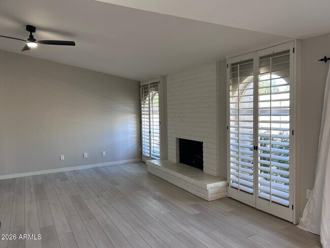 Foto del edificio - 6221 E Gelding Dr