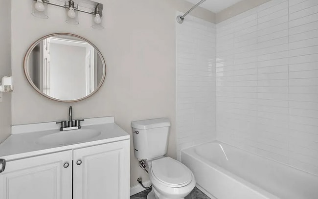 Building Photo - 221 Orleans St