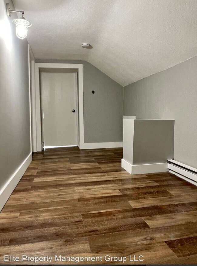 Foto del edificio - 5 br, 1.5 bath House - 1021 Hudson Road #2