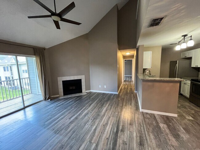 Foto del edificio - 6088 Westgate Dr