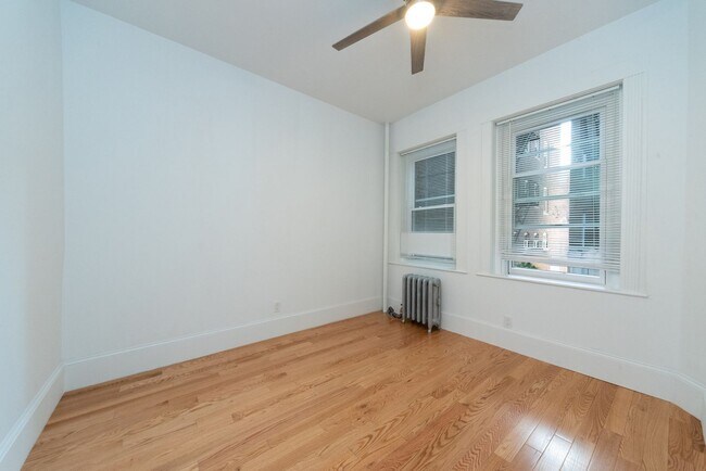 Building Photo - 22 Westland Ave