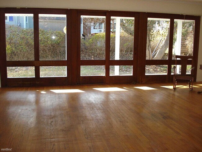 Building Photo - 3 br, 2 bath House - 21 Valley View Rd