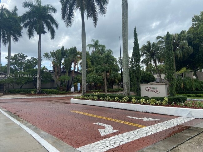 Building Photo - 9849 Nob Hill Ln