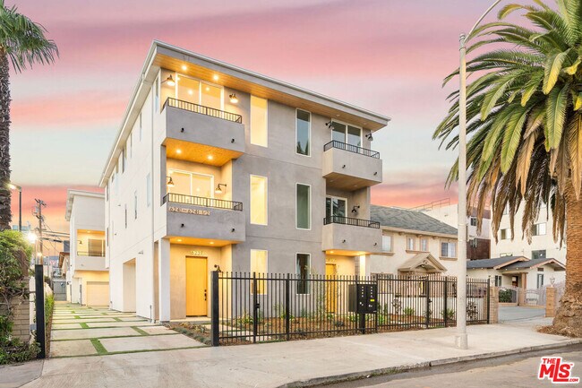 Foto del edificio - 6239 Banner Ave