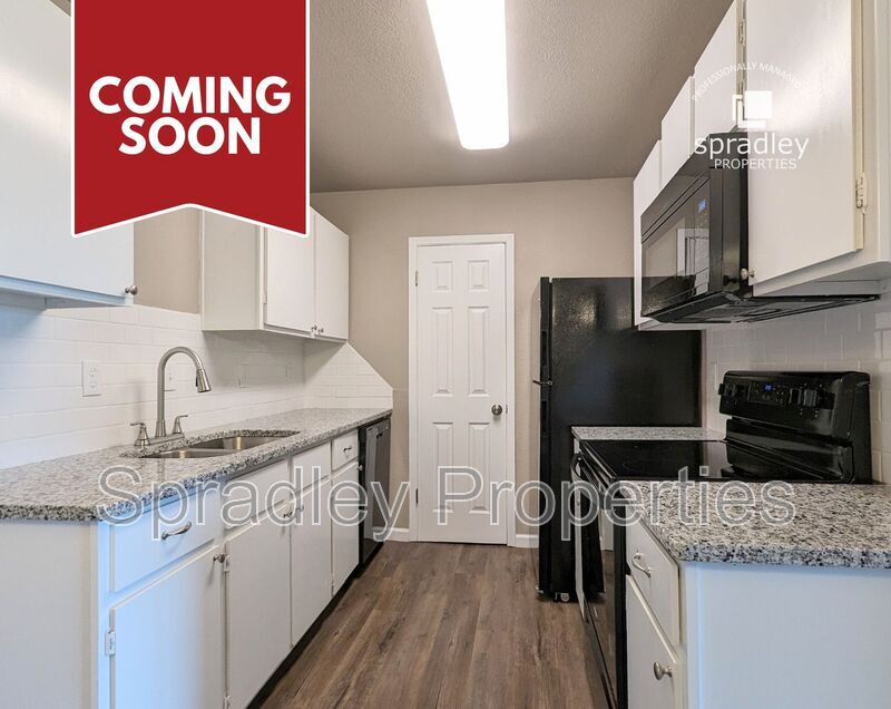 Primary Photo - 120 W Main St