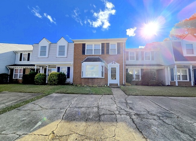 Building Photo - 5221 Johnstown Ln