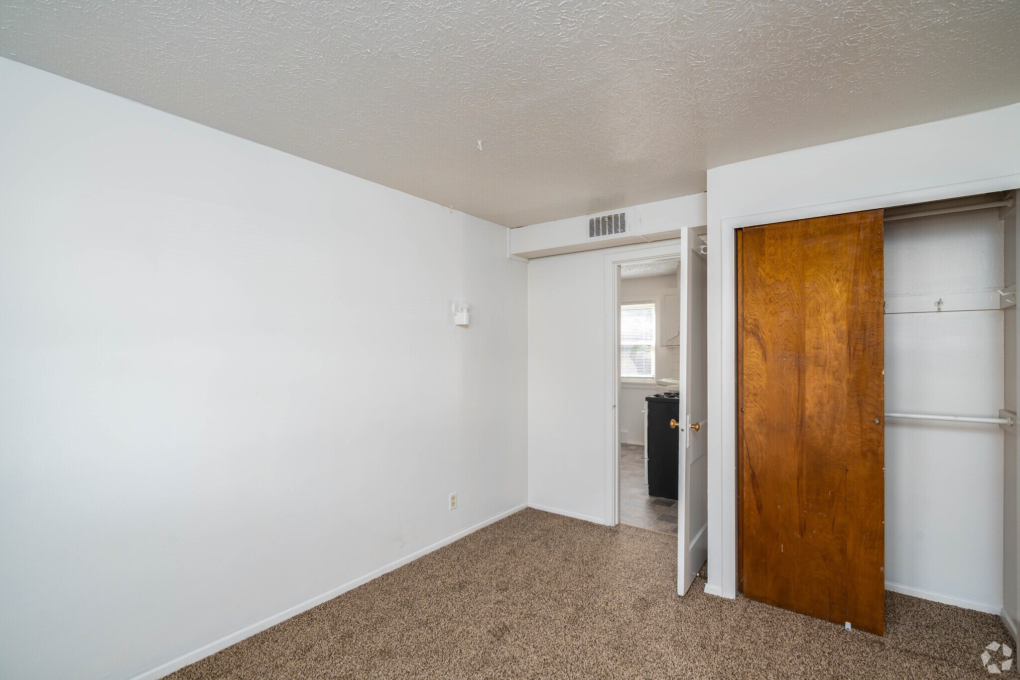 Park Lane Manor Apartments – photo 5