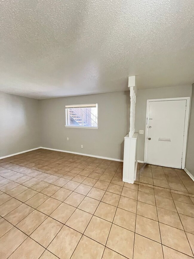 Photo - 1 Bed 1 Bath Downstairs Unit Apartment