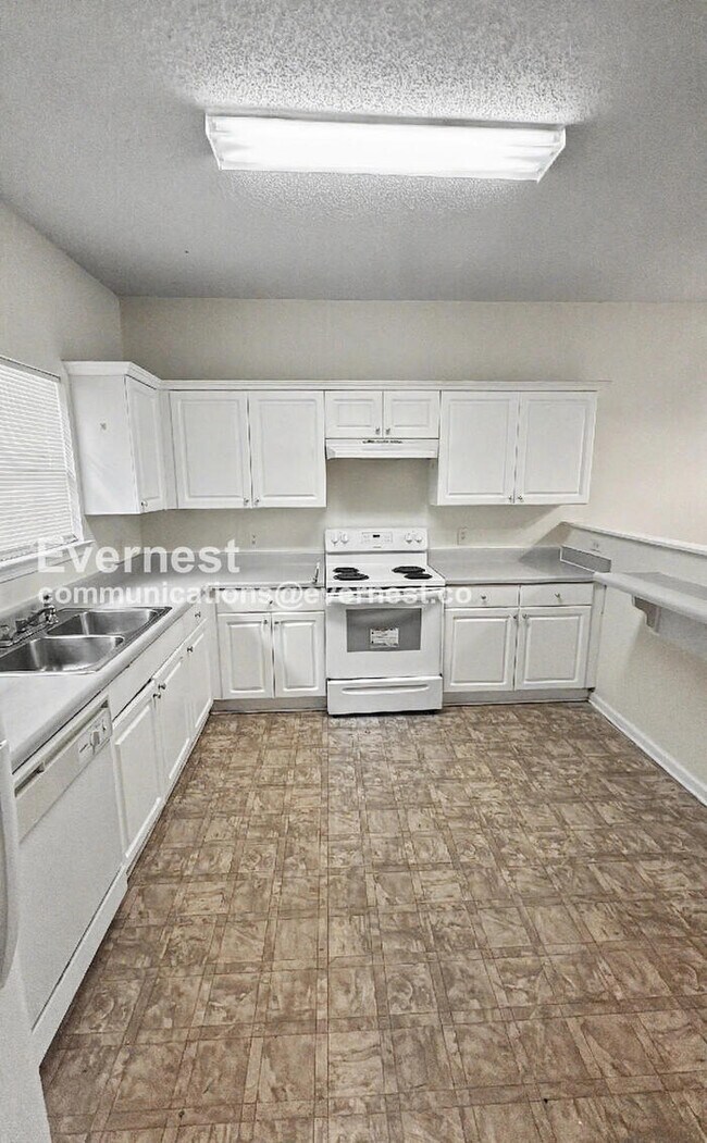Foto del edificio - 6699 Sunset Hills Blvd