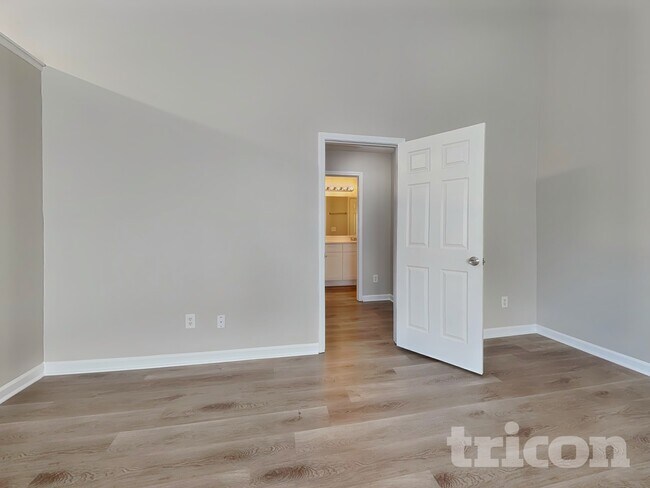 Foto del edificio - 3715 Longview Dr