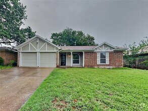 Building Photo - 521 Lottie Ln