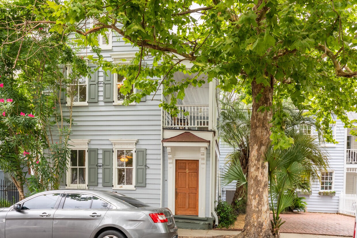 Stunning Downtown Charleston Home House Rental in Charleston, SC