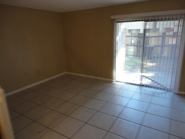Foto del edificio - Nice 2 bedroom/ 1 1/2 bath town-home in Mill Run