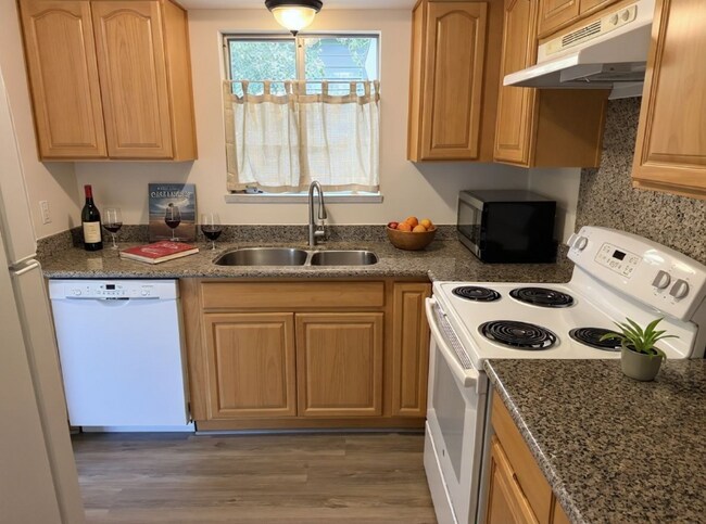 Foto del edificio - 5212 Sand Point Way NE