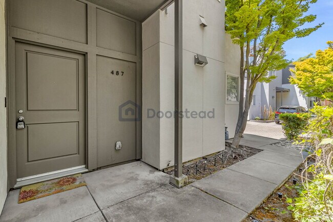 Building Photo - 487 Jacobs Ct