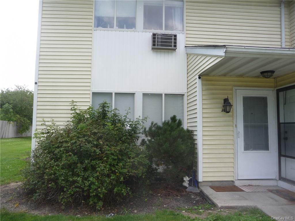 360 Ruth Ct, Middletown, NY 10940 Room for Rent in Middletown, NY