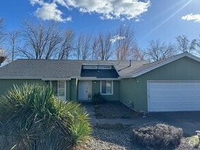 Building Photo - 2442 Siskiyou Blvd