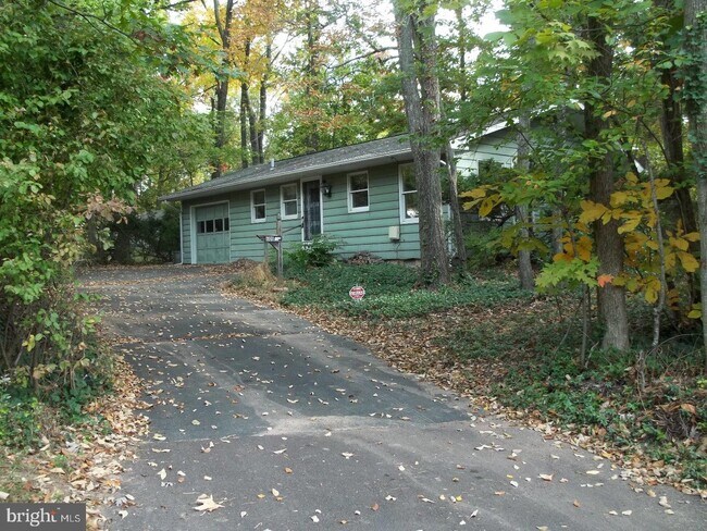Building Photo - 609 Elephant Rd