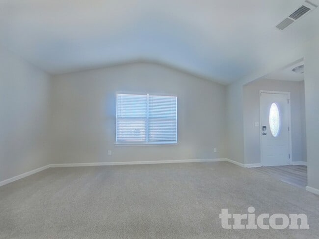 Foto del edificio - 316 Meadow Vista Ln