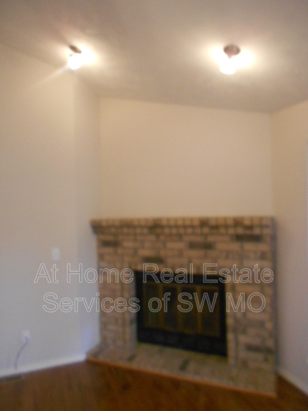 Building Photo - 3909 W Monroe St