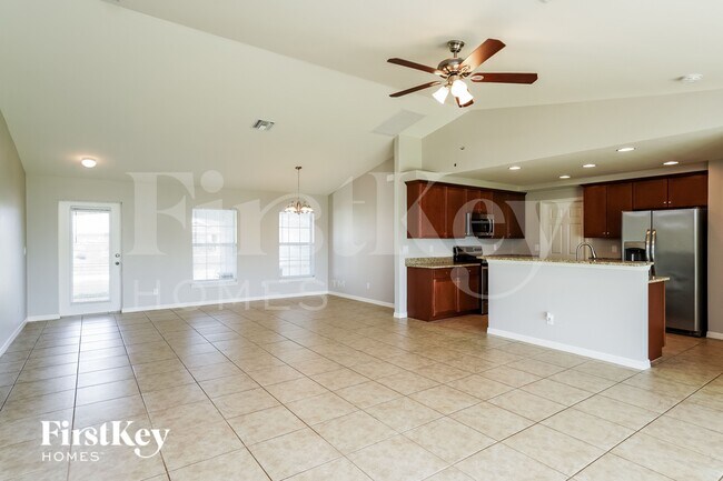 Building Photo - 610 NW 27th Terrace