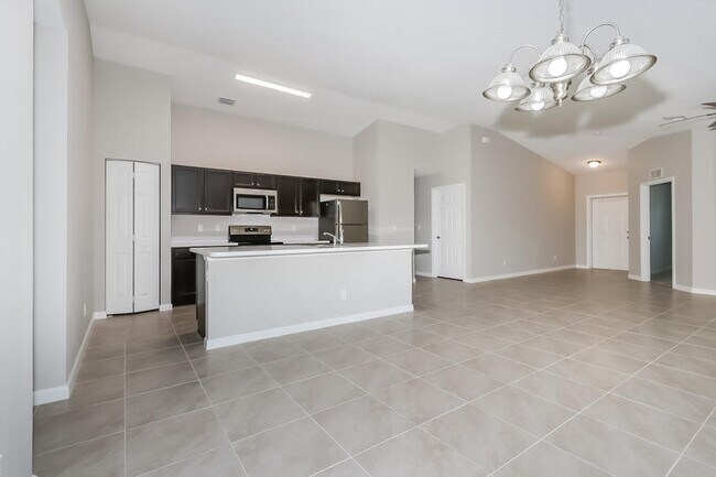 Building Photo - 2114 SW Biella Ave