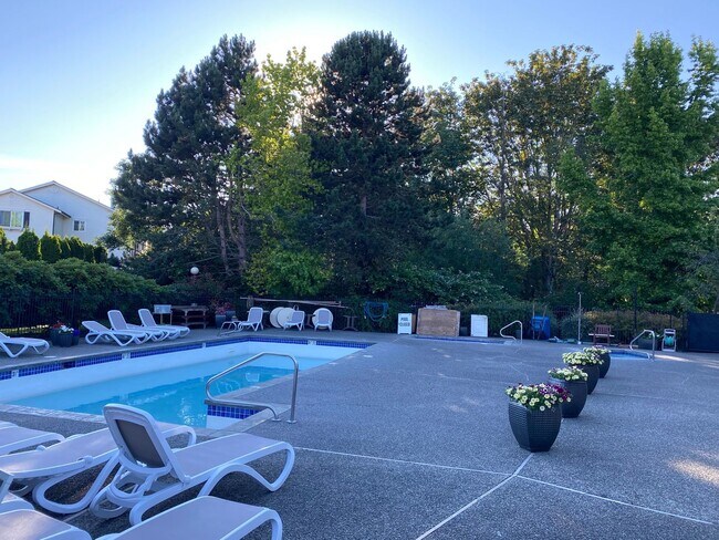 Foto del edificio - $2500-3Beds 2BA W/D 2 reserved parking, po...