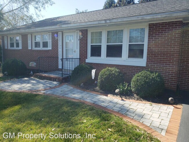 Building Photo - 3 br, 2 bath House - 9 Harter Street