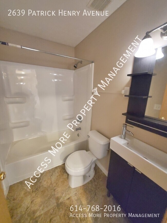 Building Photo - 3 BED WITH LARGE DETACHED GARAGE - COLUMBUS