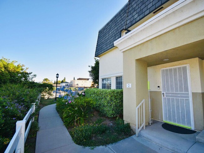 Foto del edificio - 6501 Vanalden Ave