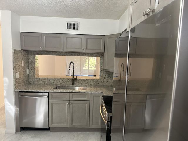 Building Photo - 3130 Millwood Ter