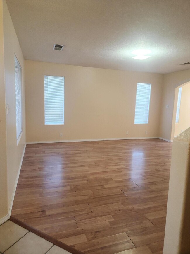 Foto del edificio - 600 Lone Pine Dr SW